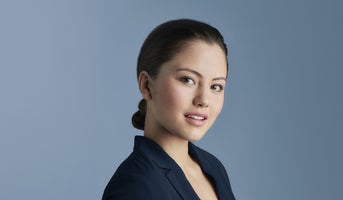 Restylane-produkter fyller ut linjer og rynker for et jevnere resultat.